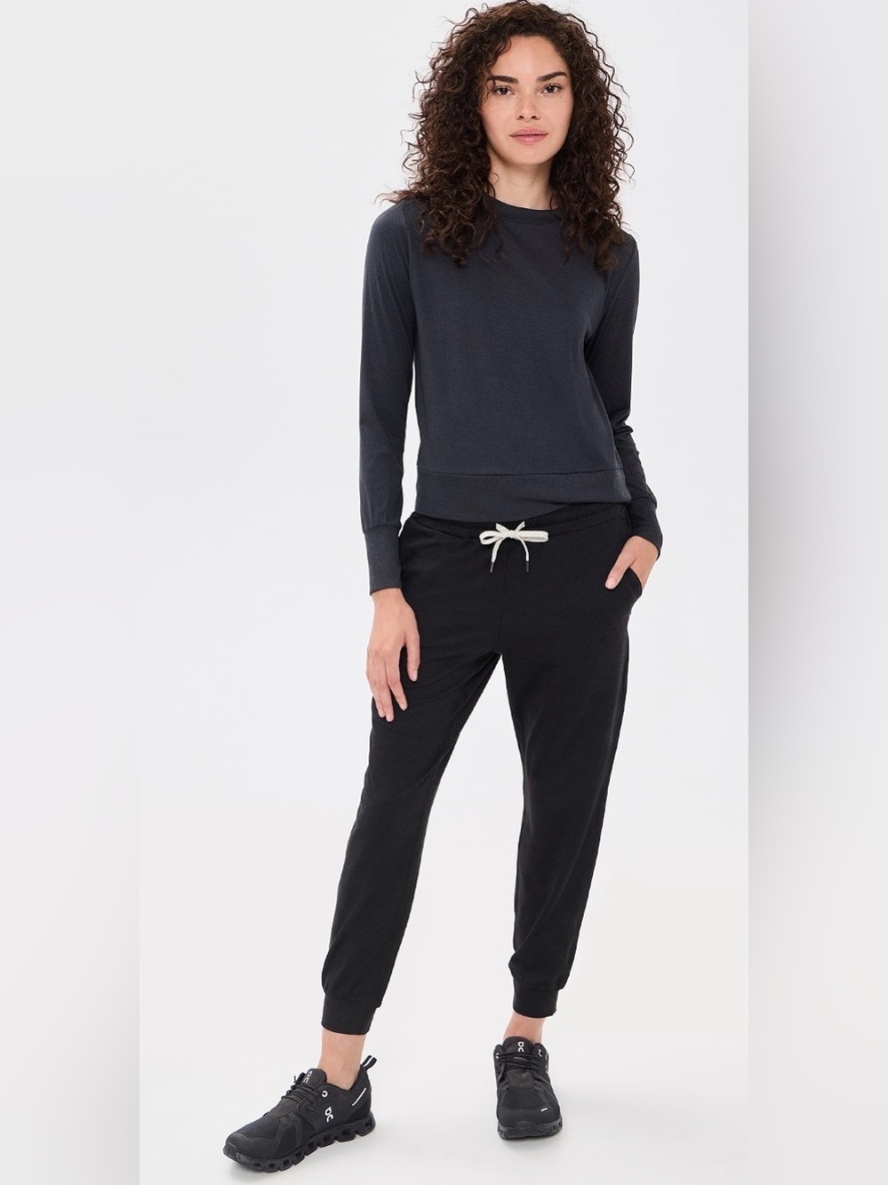 Vuori women’s Performance Joggers ( missing drawstring)